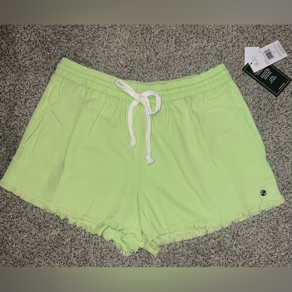 NWT volcom strutin shorts women’s light green frayed short w big front pockets!